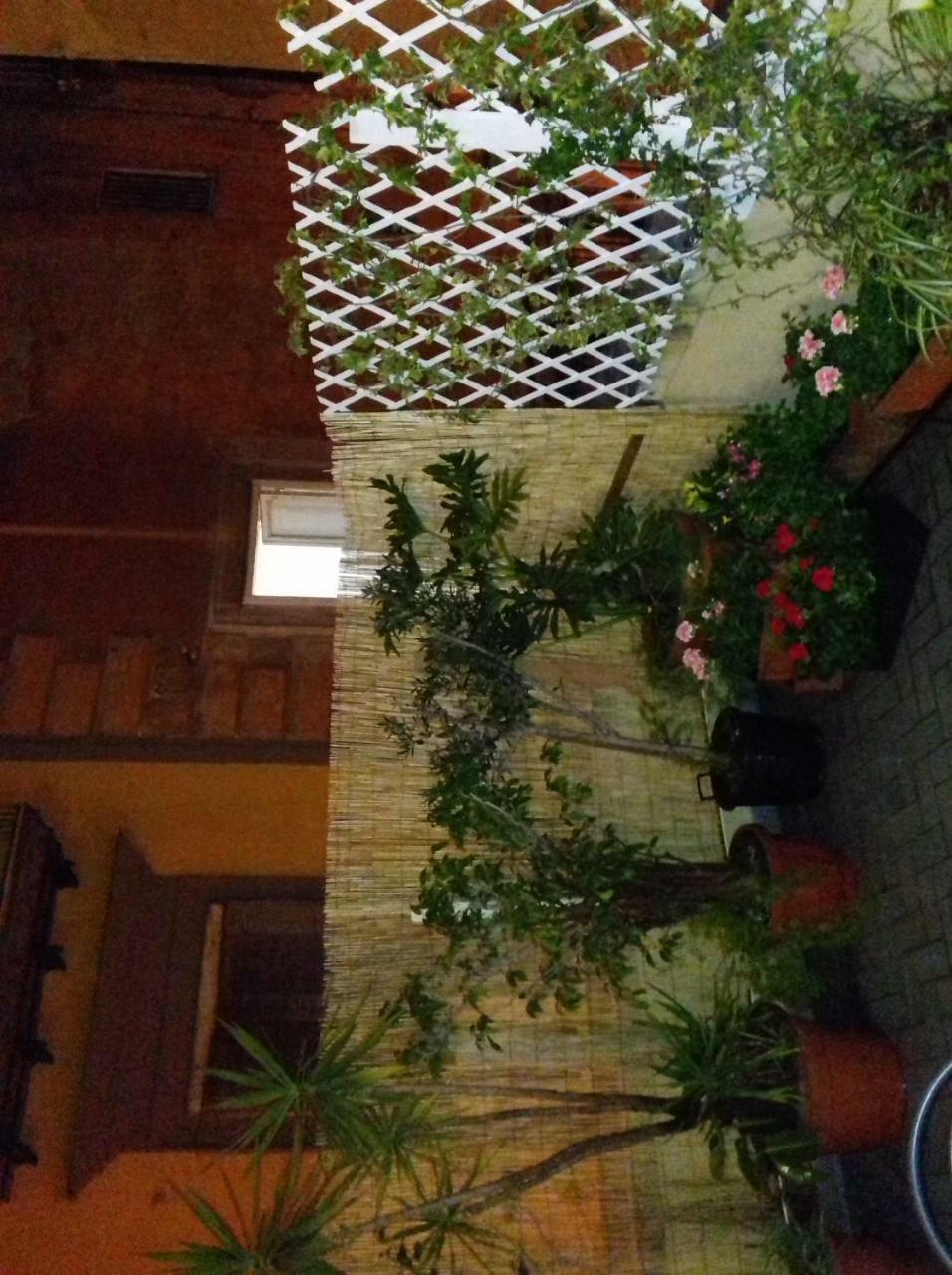 La Terrazza Di Dante Bed and Breakfast Napels Buitenkant foto