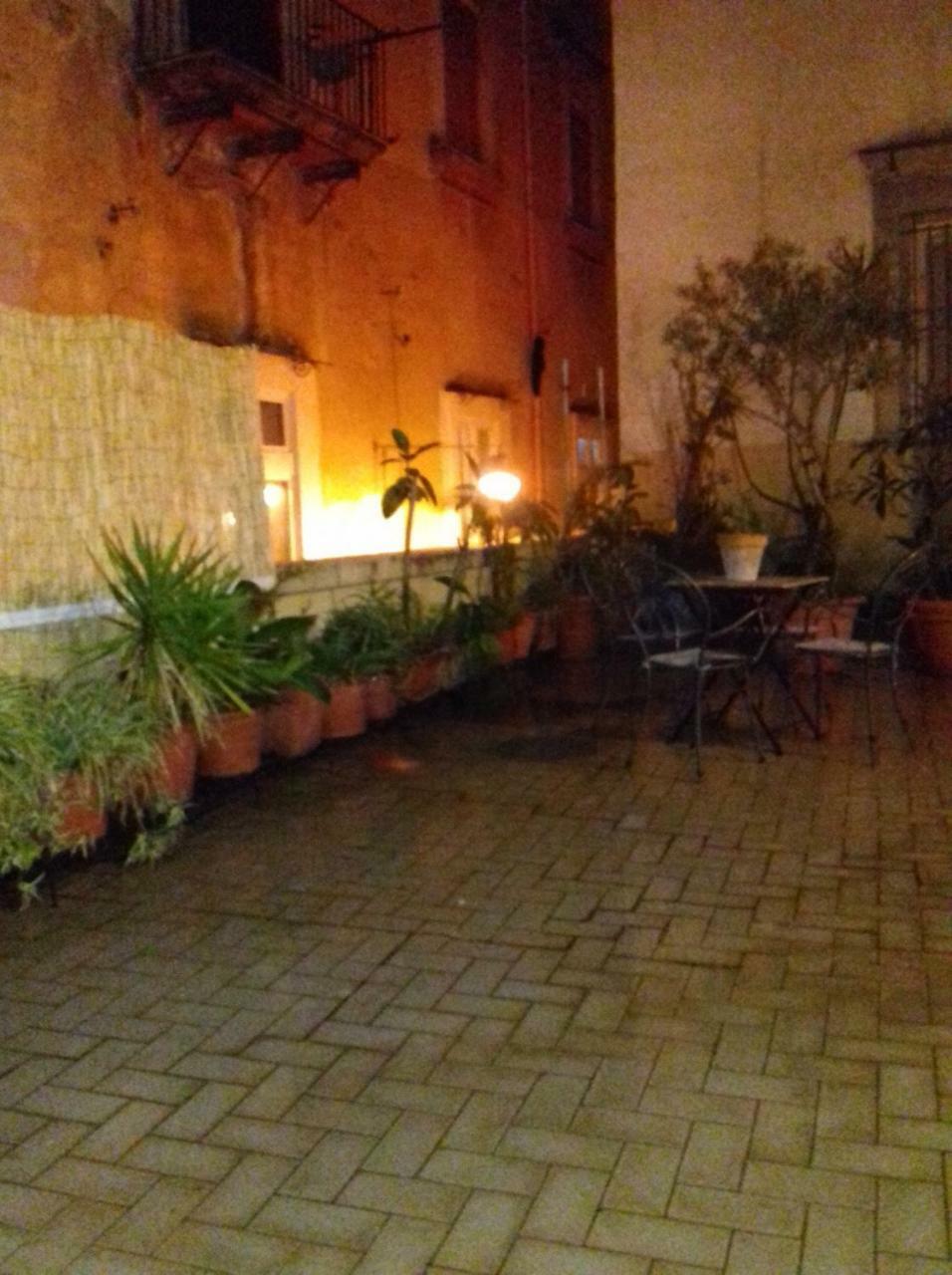 La Terrazza Di Dante Bed and Breakfast Napels Buitenkant foto